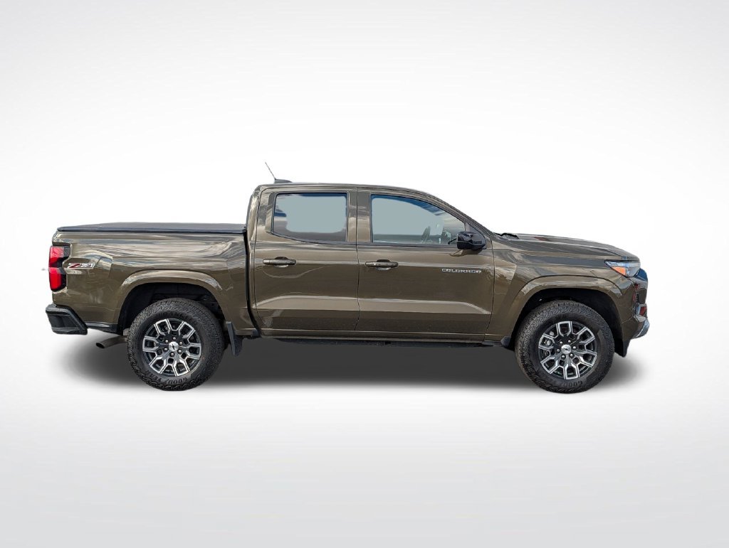 Used 2023 Chevrolet Colorado Z71 w/ Z71 Convenience Package 2 AWD/4WD image 2