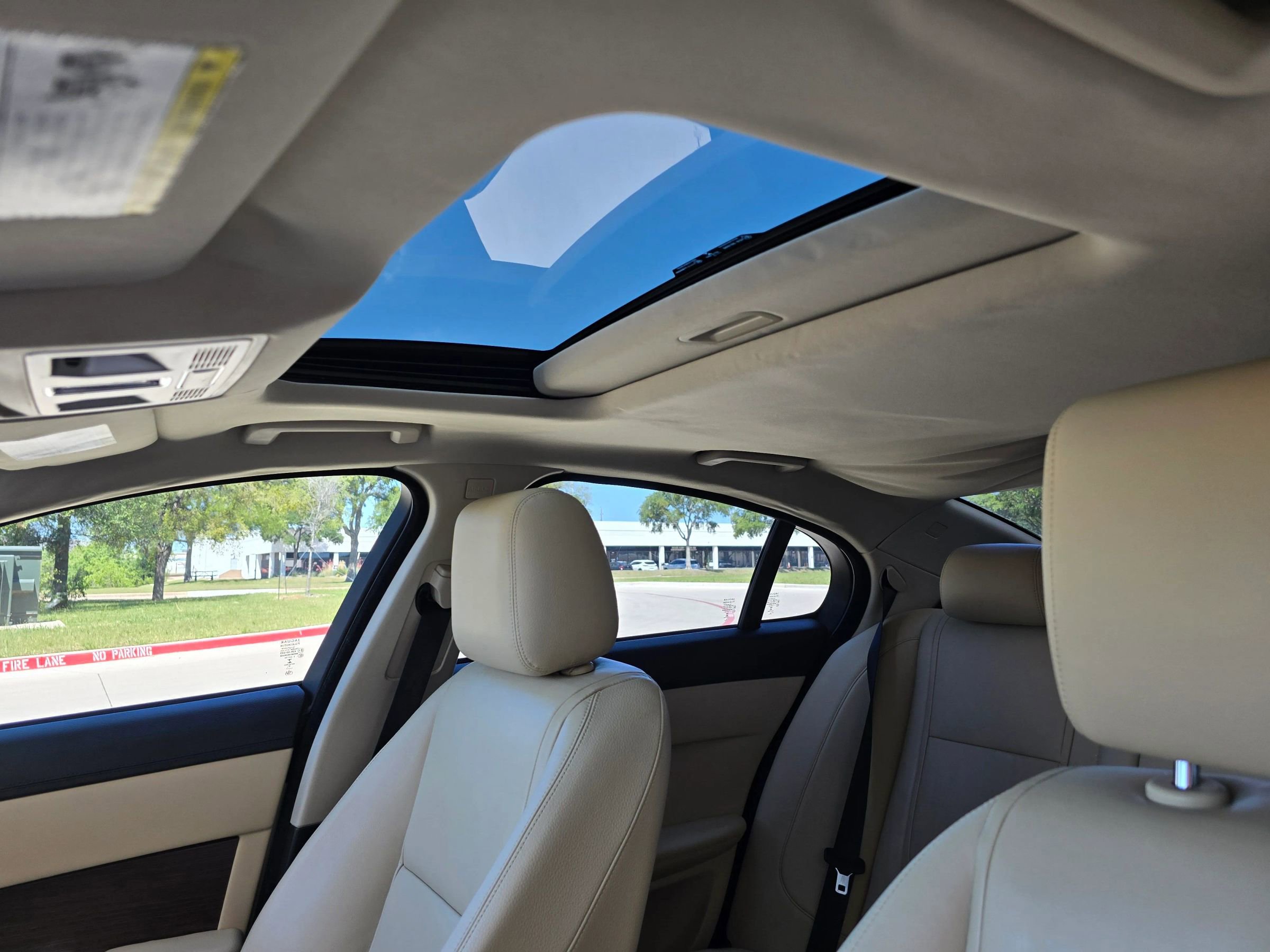 Used 2013 Jaguar XF RWD image 37