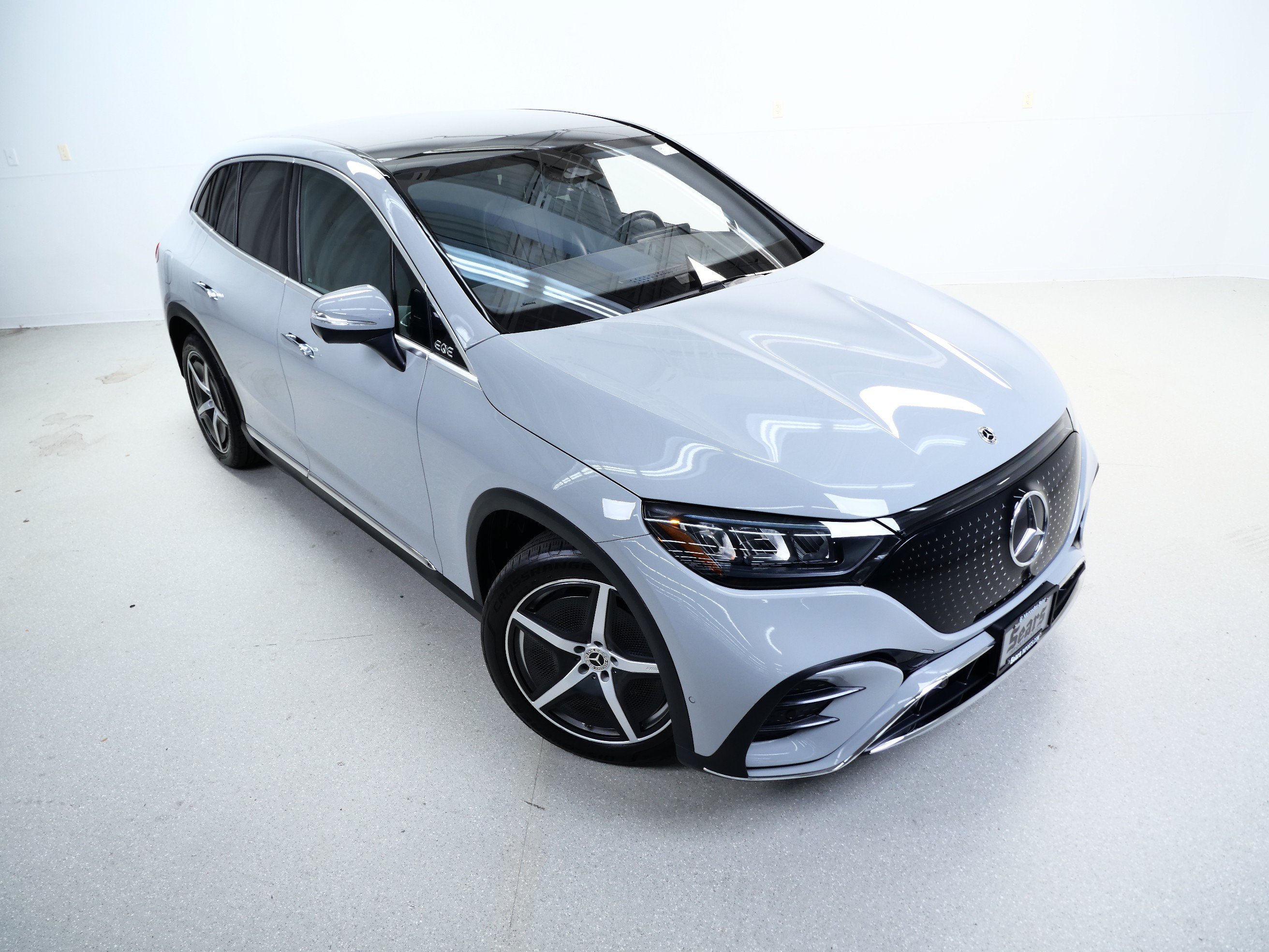 Certified 2023 Mercedes-Benz EQE 350+ 4MATIC SUV w/ AMG Line Exterior Package image 4
