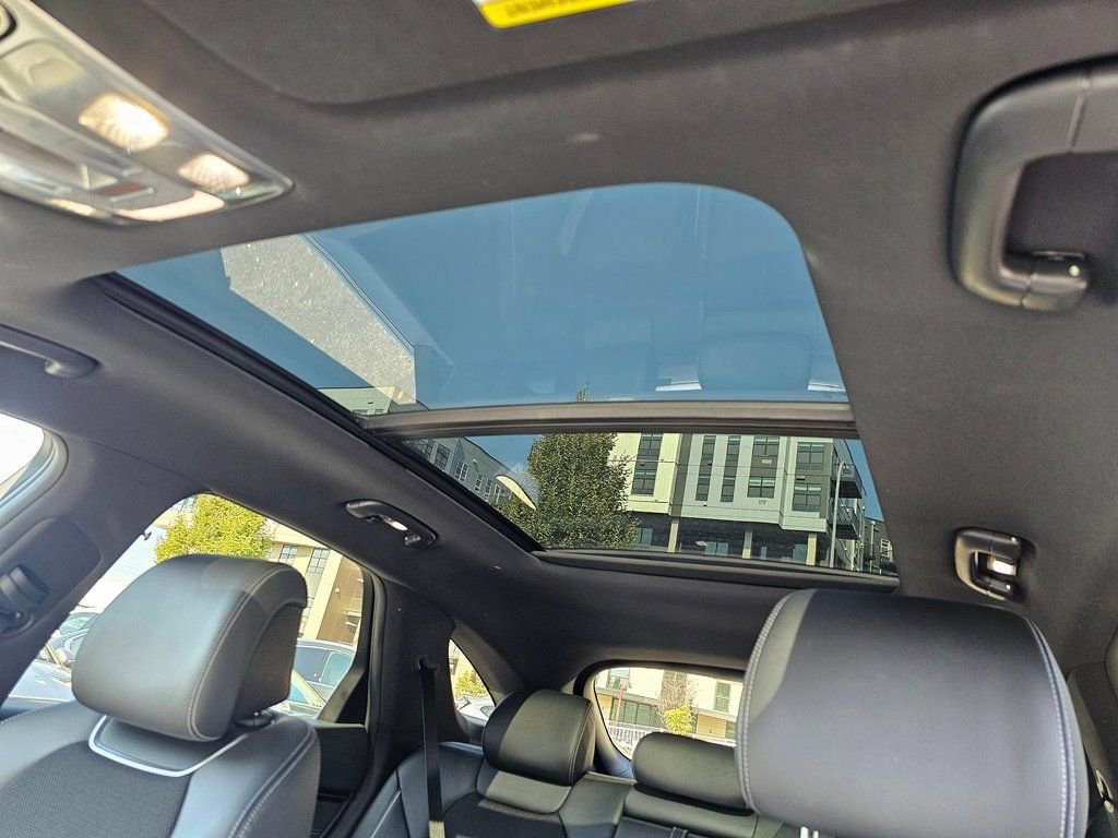 Used 2025 Genesis GV70 3.5T Sport image 10