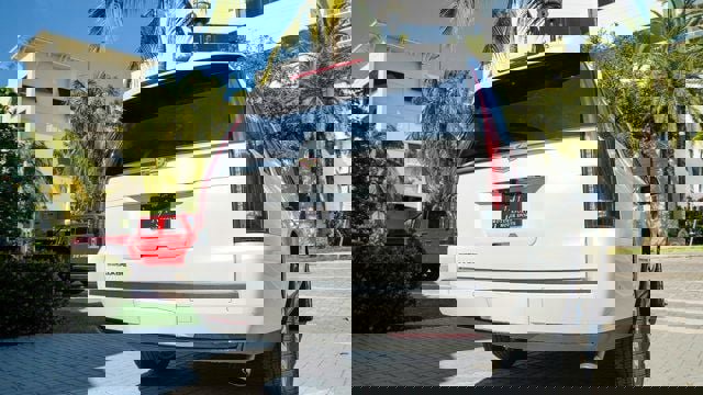 Used 2019 Cadillac Escalade ESV Premium Luxury image 37