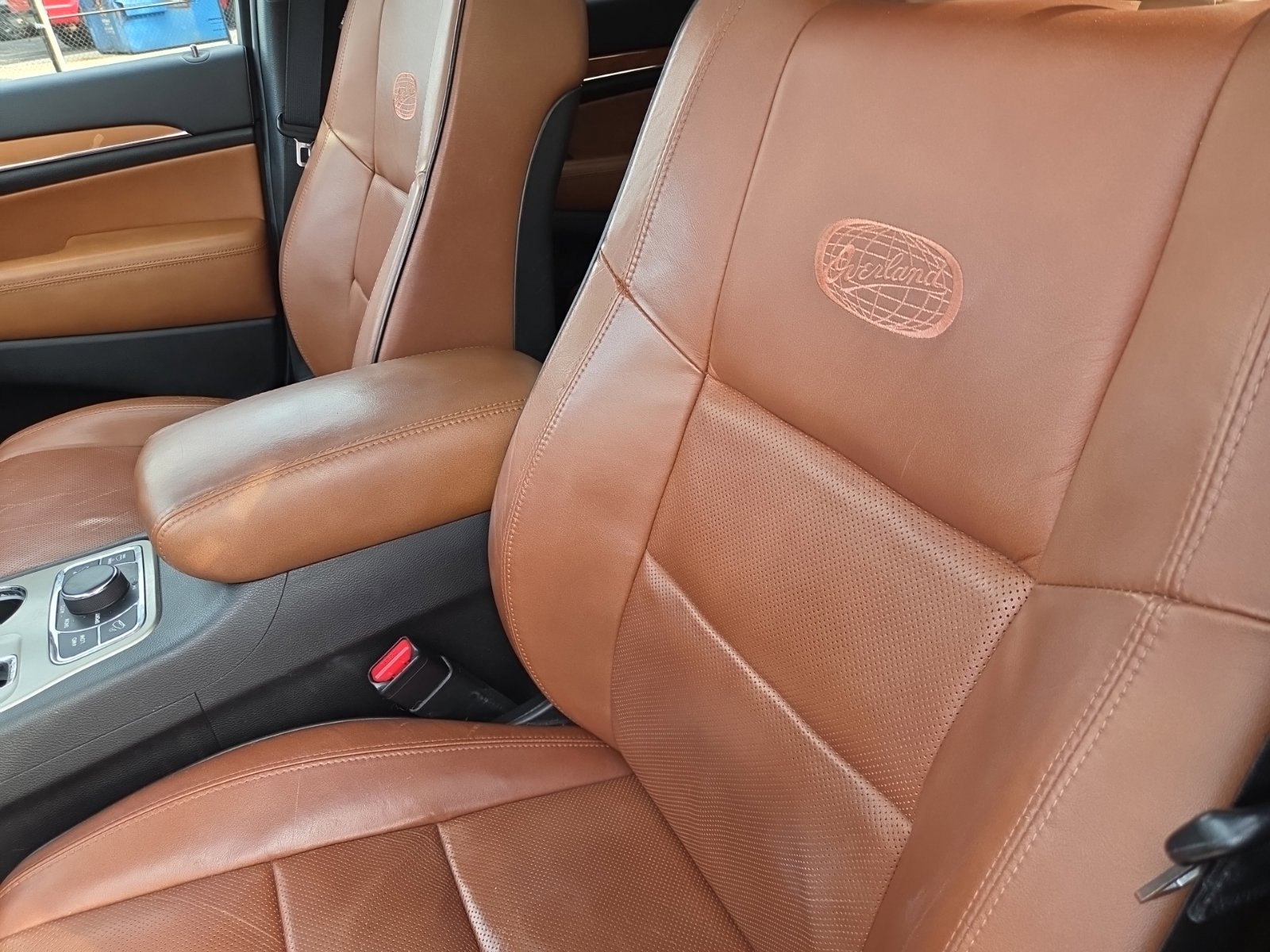 Used 2013 Jeep Grand Cherokee Overland AWD/4WD image 17