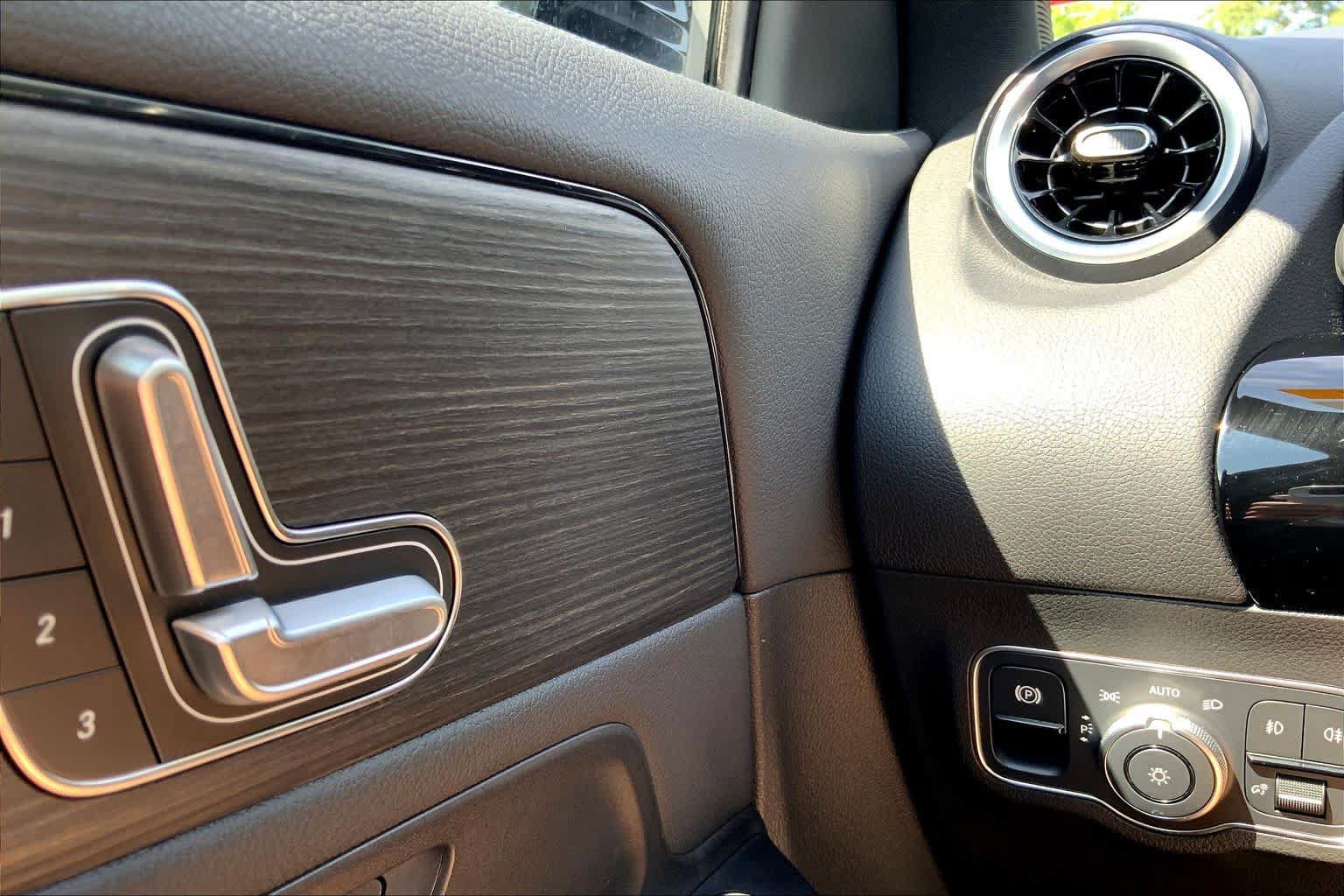 Certified 2023 Mercedes-Benz GLA 250 4MATIC image 34