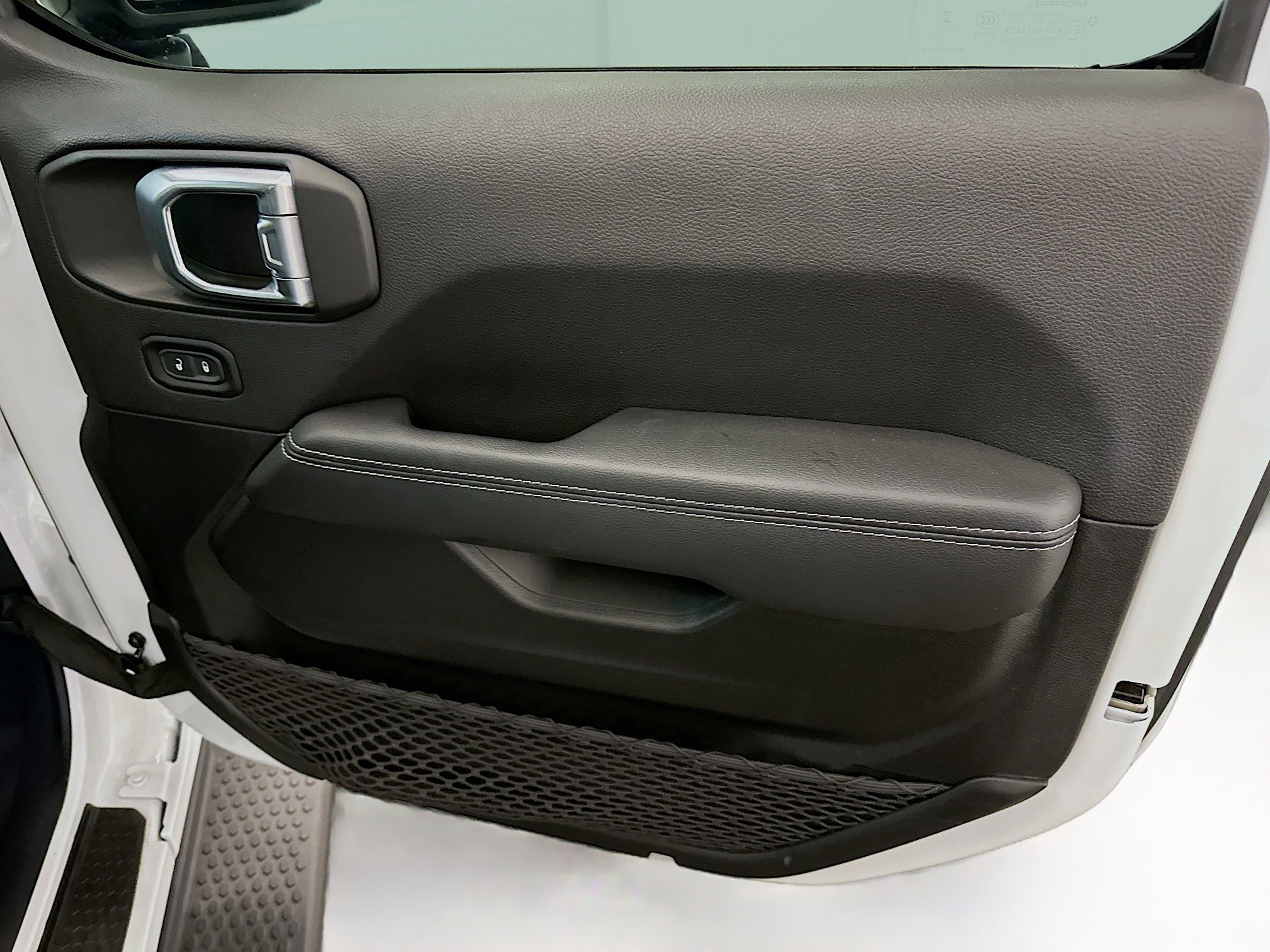 Used 2023 Jeep Wrangler Sahara image 33