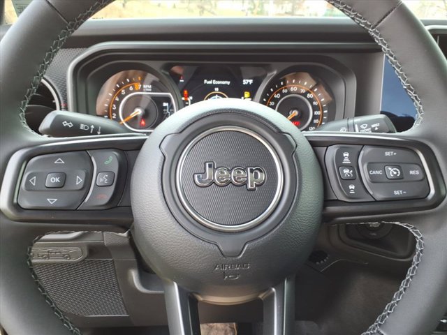 Used 2026 Jeep Gladiator Rubicon AWD/4WD image 18