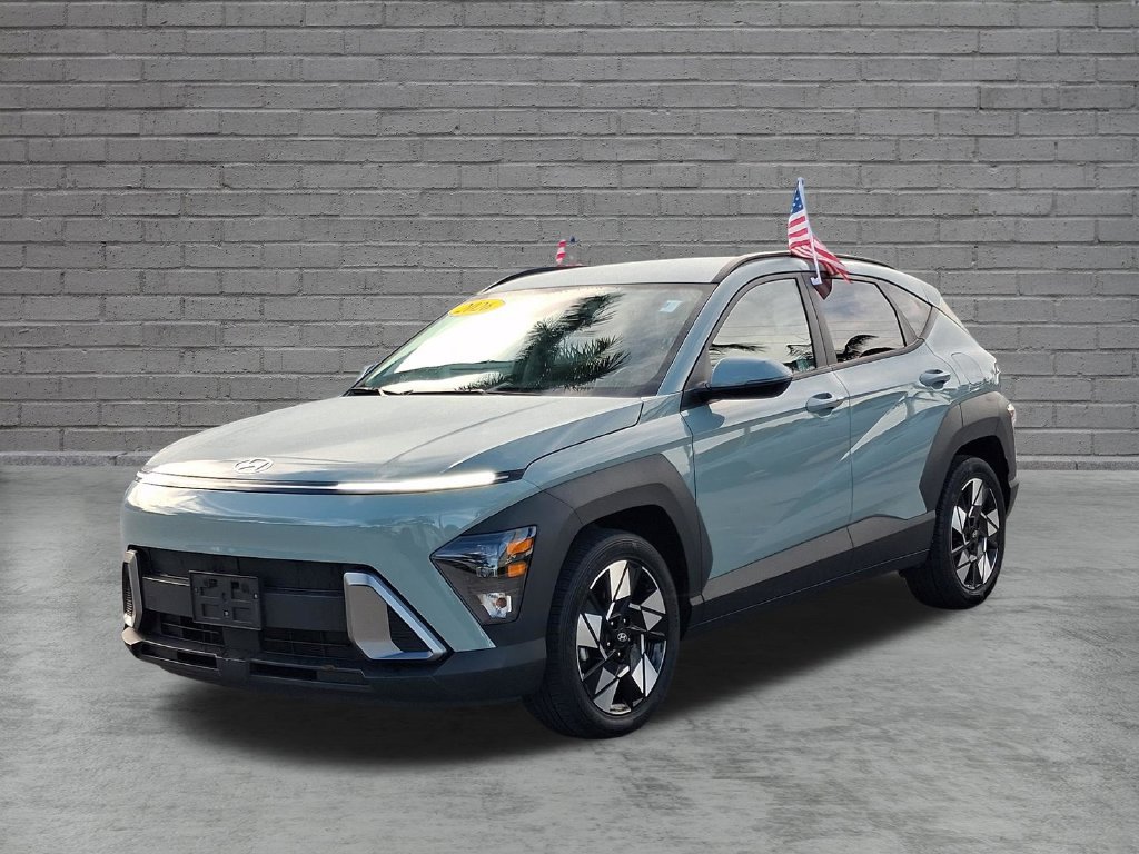 Used 2025 Hyundai Kona SEL FWD image 3