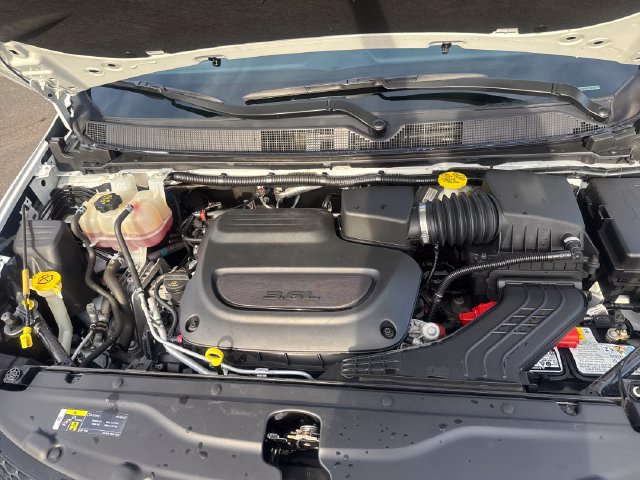 Used 2020 Chrysler Voyager L FWD image 23
