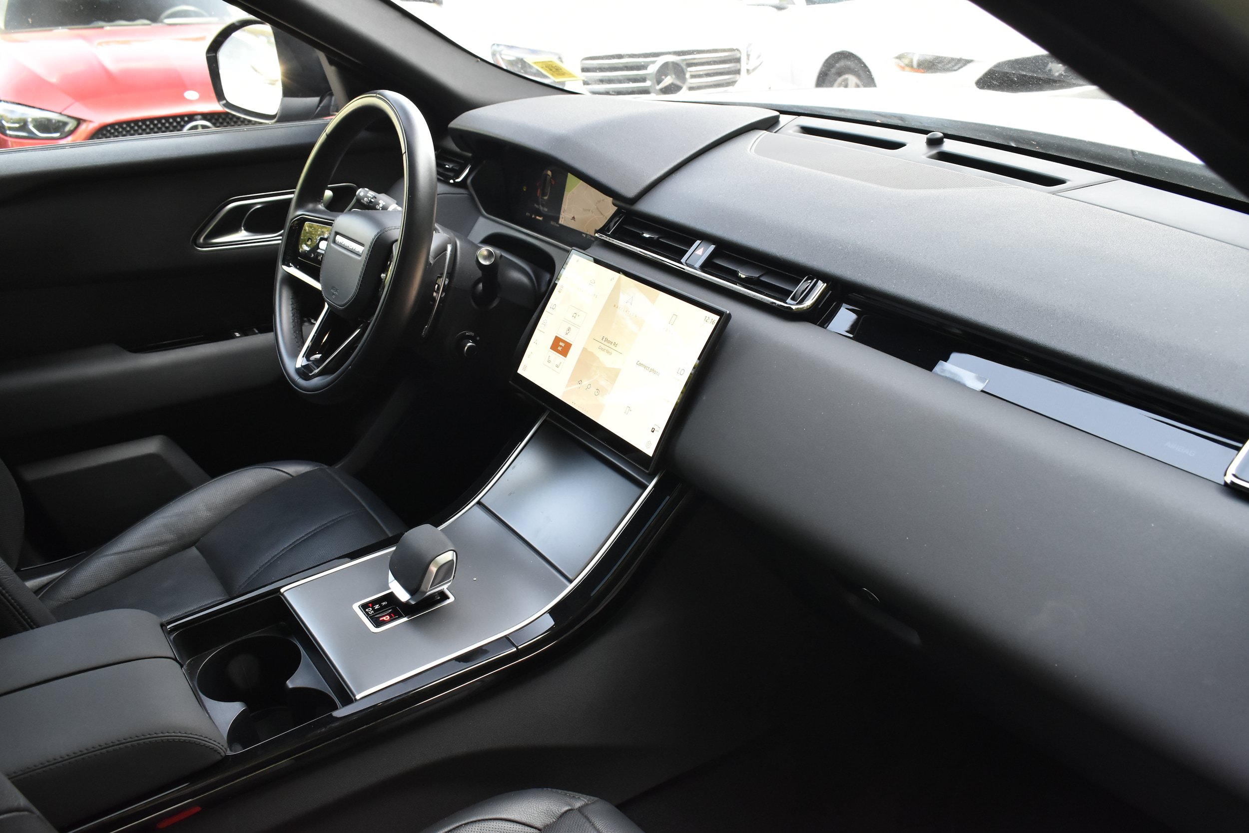Used 2025 Land Rover Range Rover Velar Dynamic SE AWD/4WD image 23