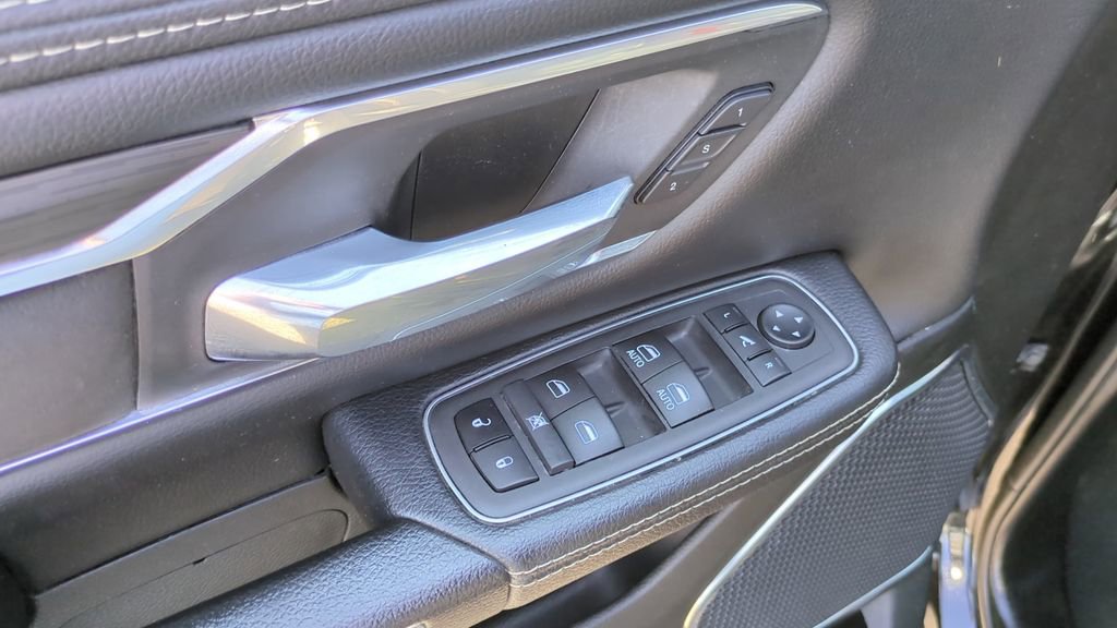 Used 2024 RAM 1500 Laramie image 13