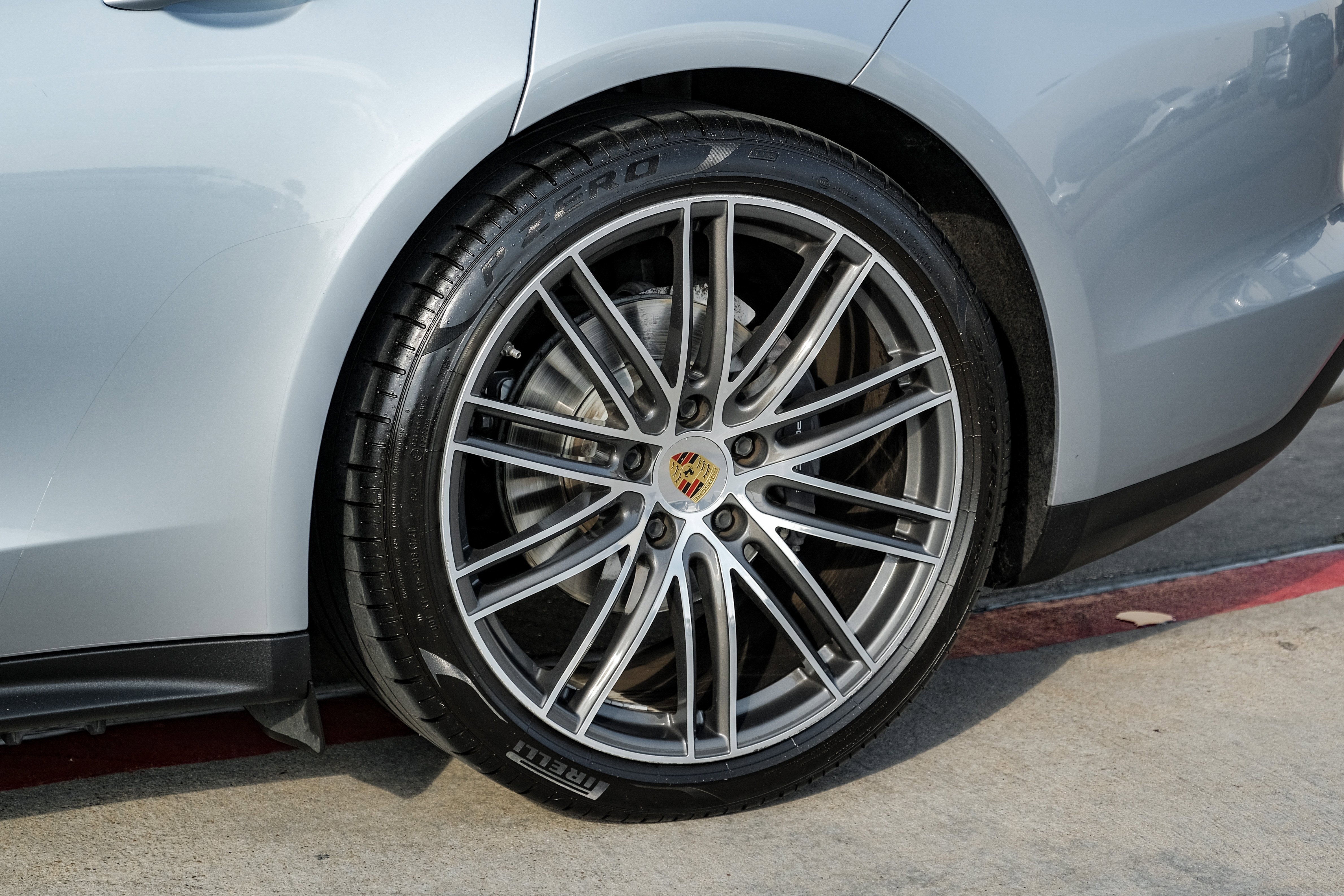 Used 2018 Porsche Panamera image 54