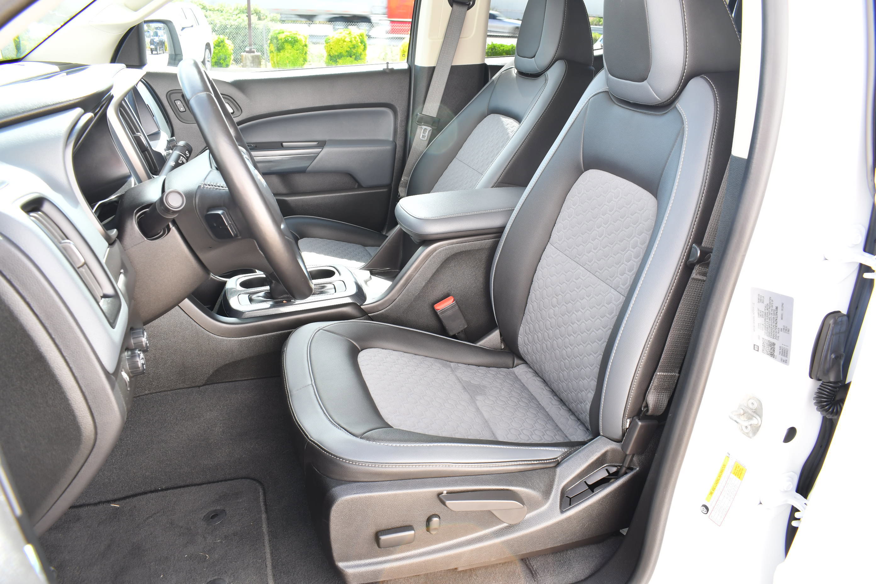 Used 2022 Chevrolet Colorado Z71 image 23