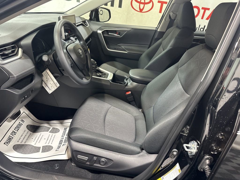 Used 2025 Toyota RAV4 XLE image 22