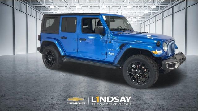 Used 2021 Jeep Wrangler Unlimited Sahara w/ Cold Weather Group AWD/4WD image 3