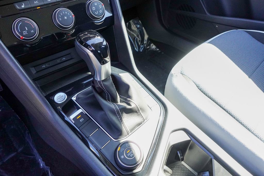 New 2025 Volkswagen Taos S image 18