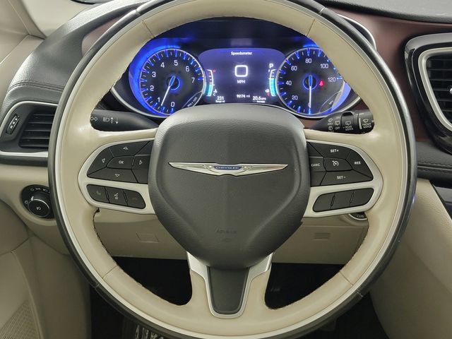 Used 2020 Chrysler Pacifica Limited FWD image 25