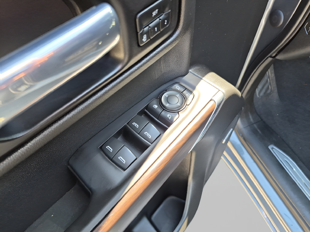Used 2021 GMC Sierra 1500 SLT RWD image 17