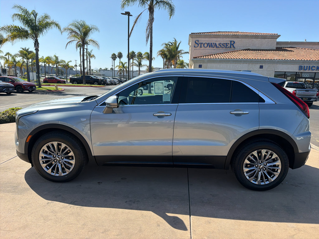 Used 2025 Cadillac XT4 Premium Luxury FWD image 8