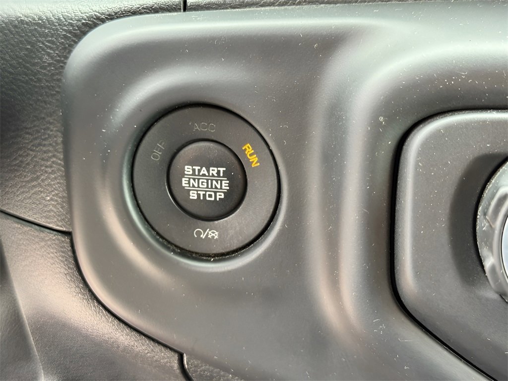 Used 2019 Jeep Wrangler Sport image 10
