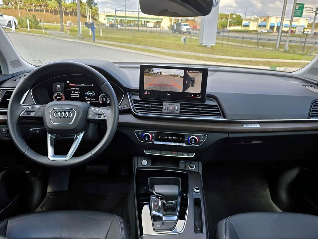 Used 2023 Audi Q5 2.0T Premium Plus w/ Premium Plus Package AWD/4WD image 12