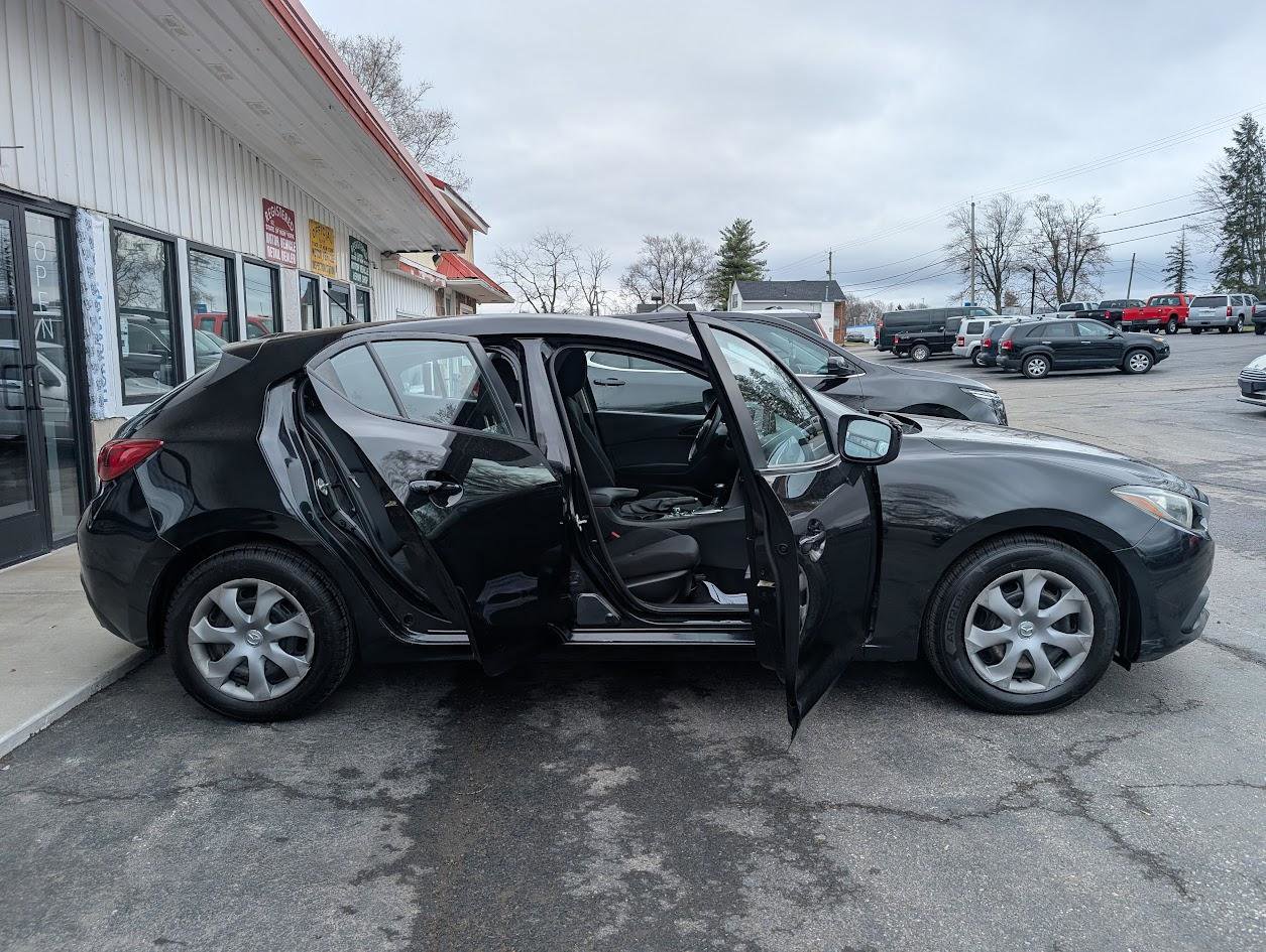 Used 2015 MAZDA MAZDA3 i Sport image 12