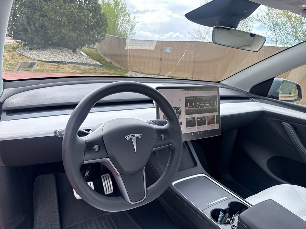 Used 2025 Tesla Model Y Performance image 13