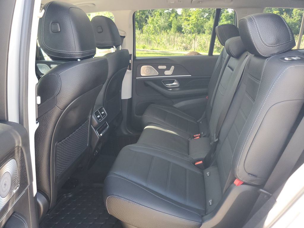Used 2024 Mercedes-Benz GLS 580 4MATIC image 27