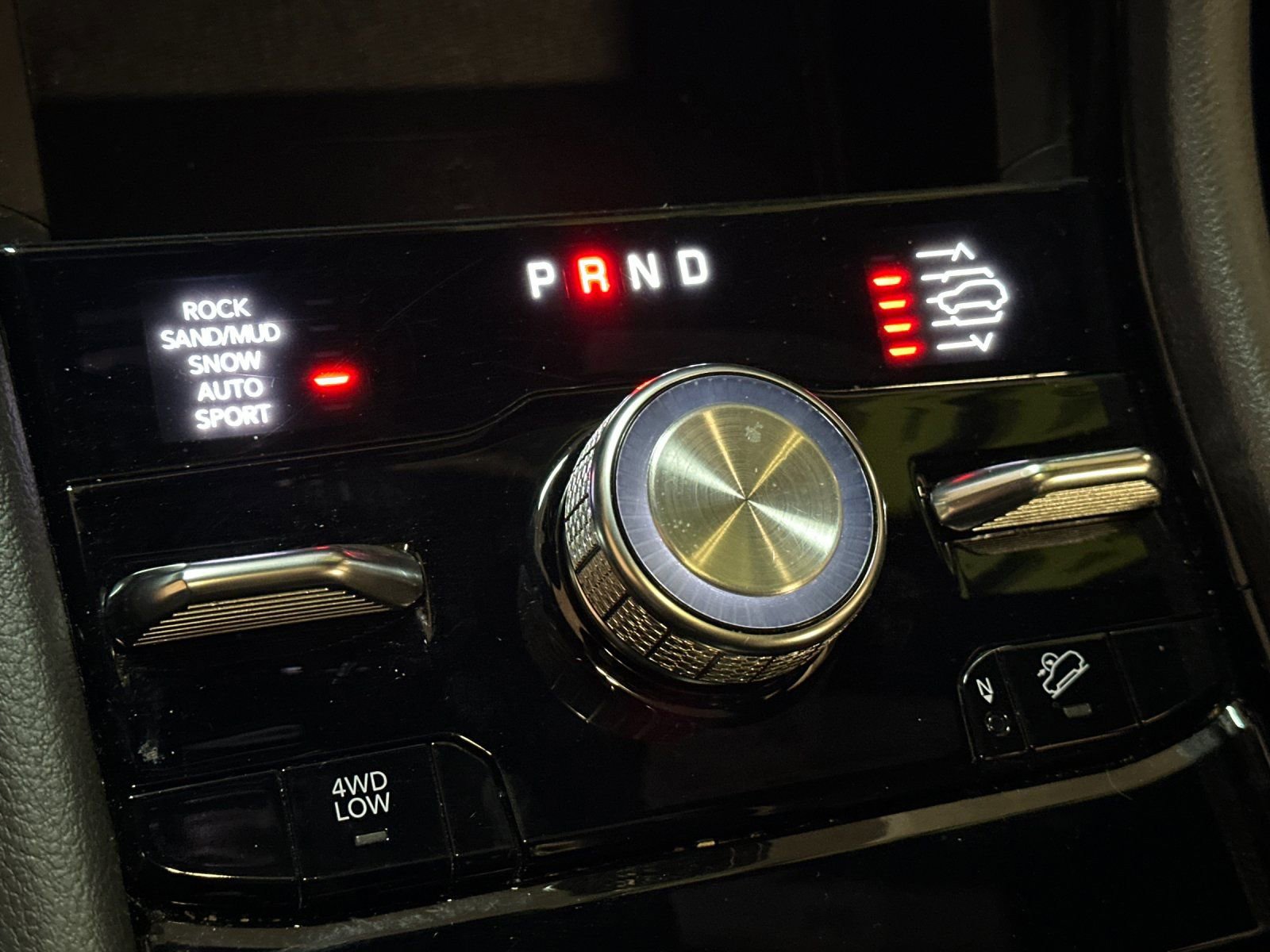 Used 2023 Jeep Grand Cherokee Summit w/ Advanced Protech Group IV AWD/4WD image 21