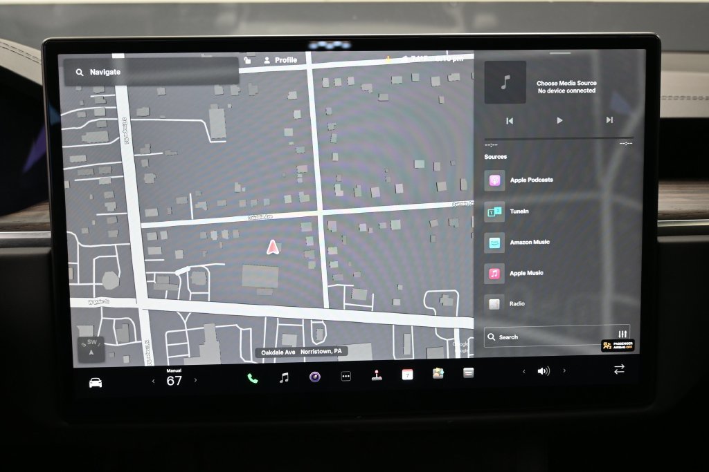 Used 2024 Tesla Model X AWD/4WD image 14