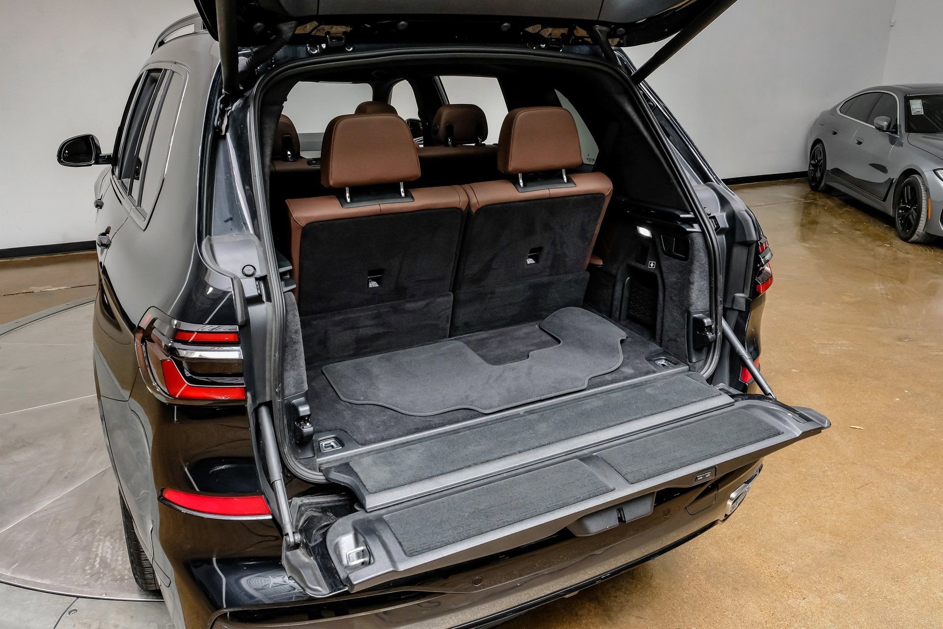 Used 2024 BMW X7 xDrive40i w/ M Sport Package image 64