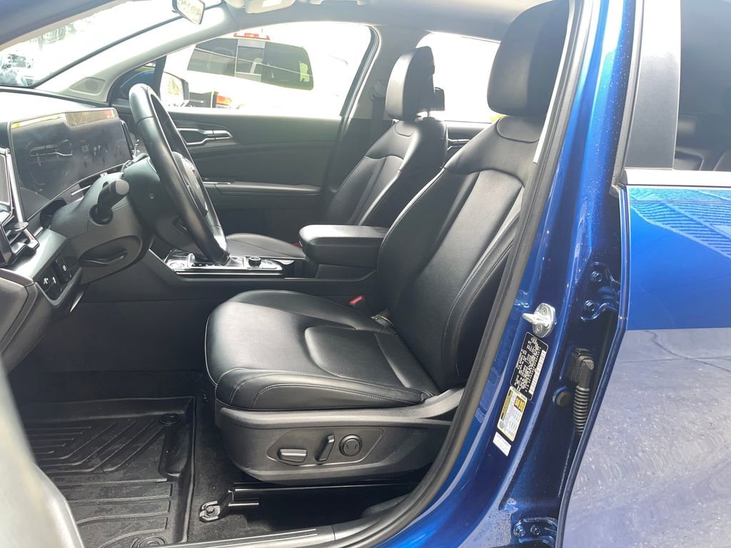 Used 2023 Kia Sportage EX image 11