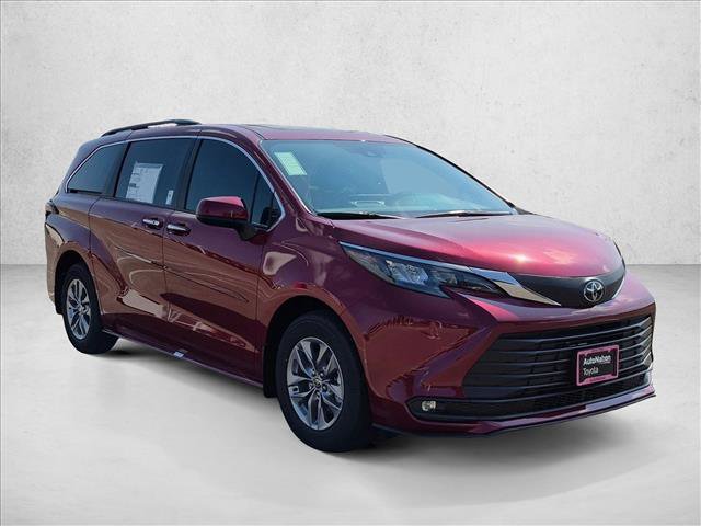 New 2026 Toyota Sienna XLE FWD image 7