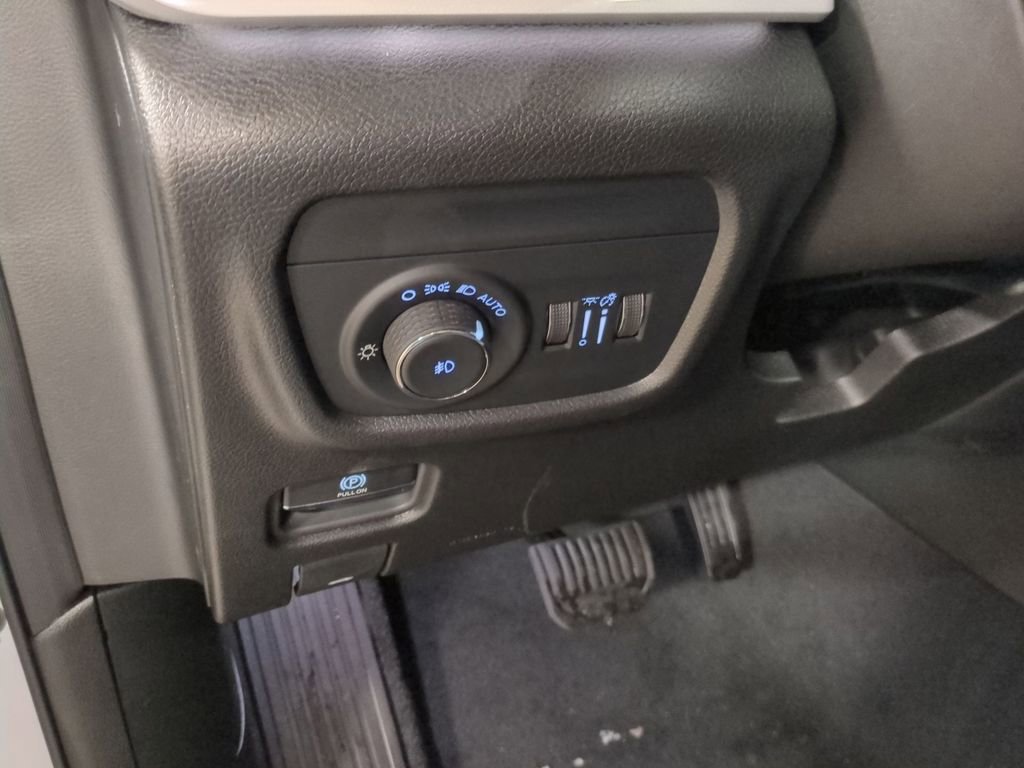 New 2025 Jeep Grand Cherokee Limited w/ Trailer Tow Package image 17