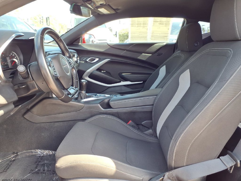 Used 2020 Chevrolet Camaro LT w/ Technology Package RWD image 8