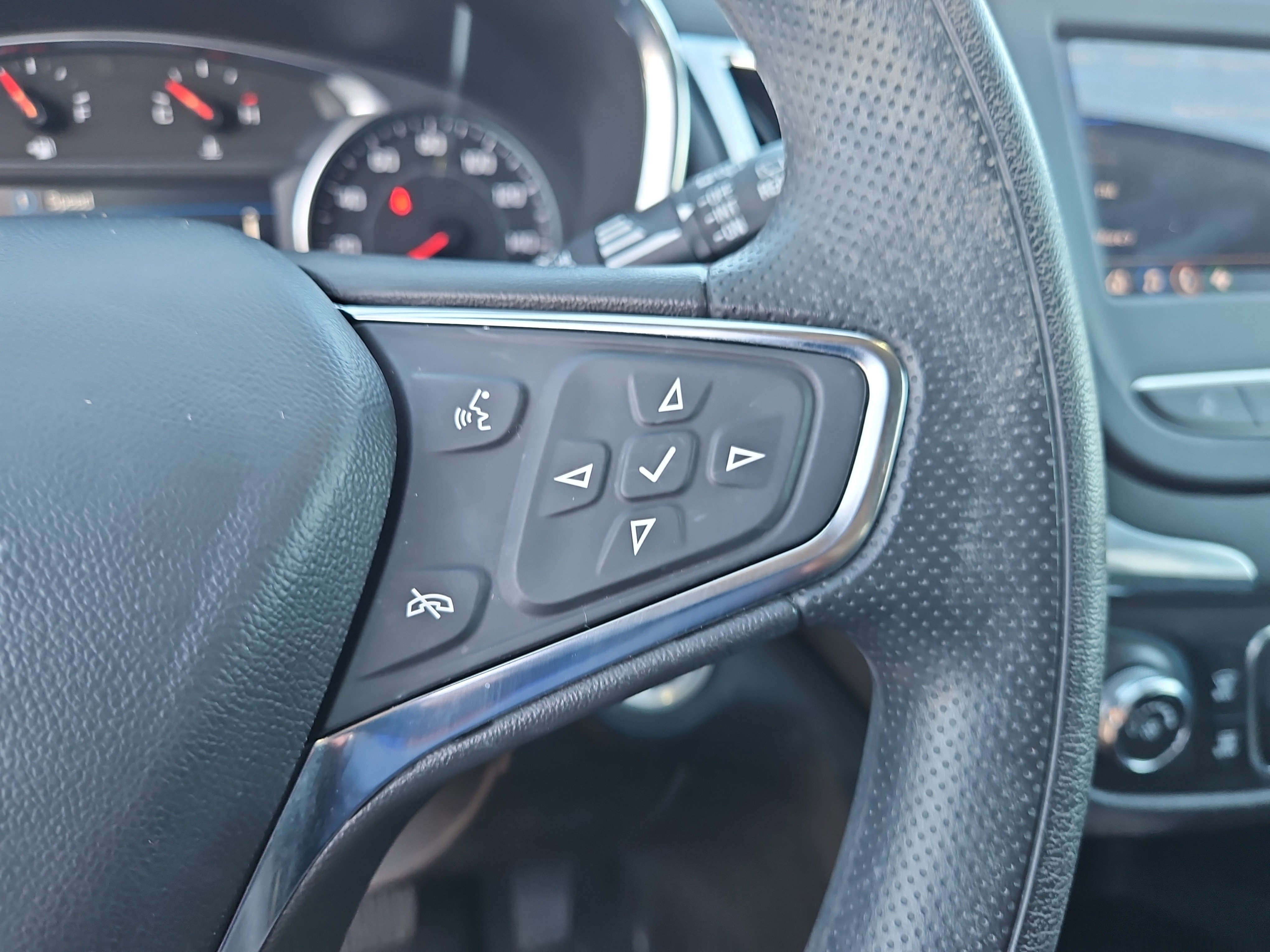 Used 2024 Chevrolet Equinox LT FWD image 22