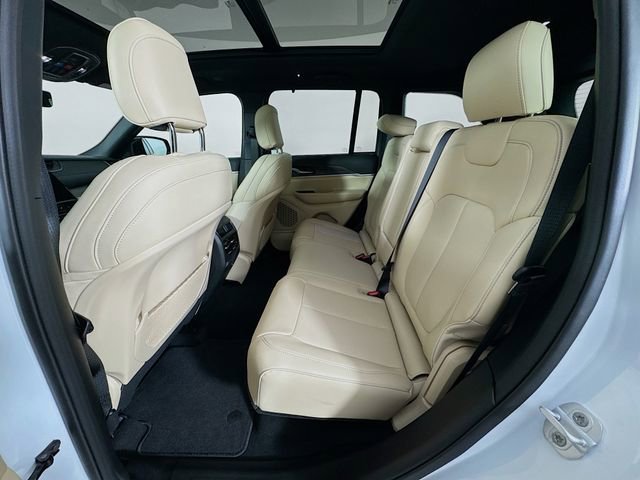 New 2025 Jeep Grand Cherokee Limited image 28