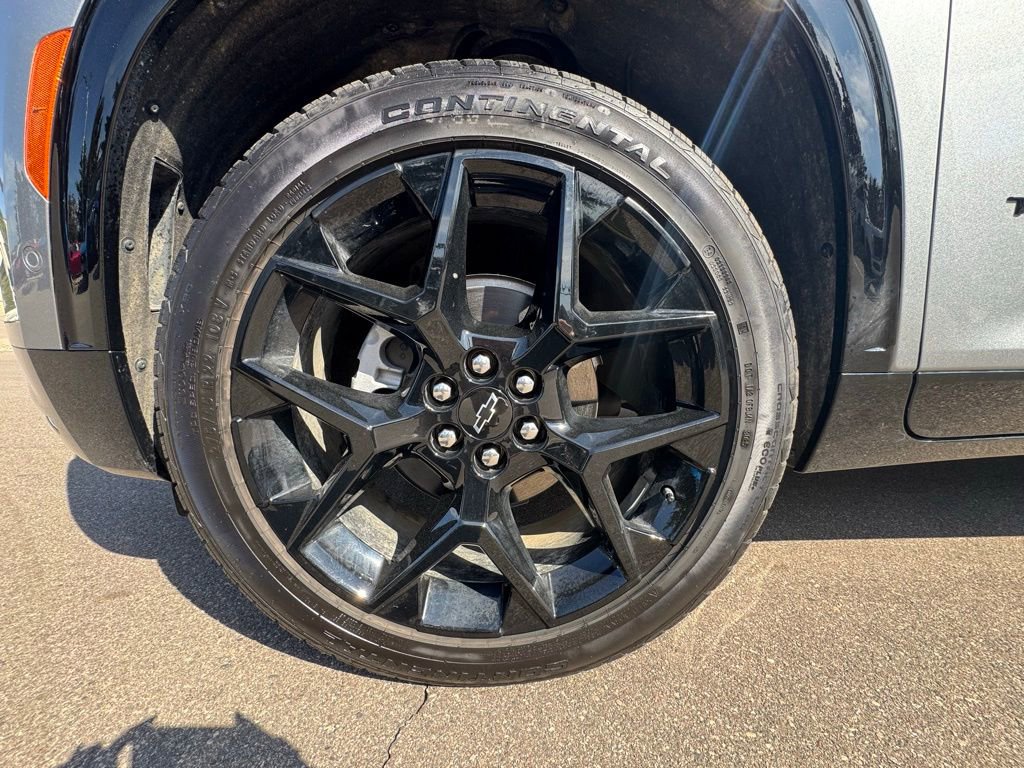 Used 2026 Chevrolet Traverse RS w/ LPO, Floor Liner Package AWD/4WD image 12