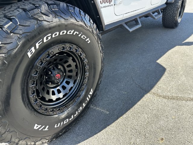 Used 2021 Jeep Gladiator Rubicon AWD/4WD image 12