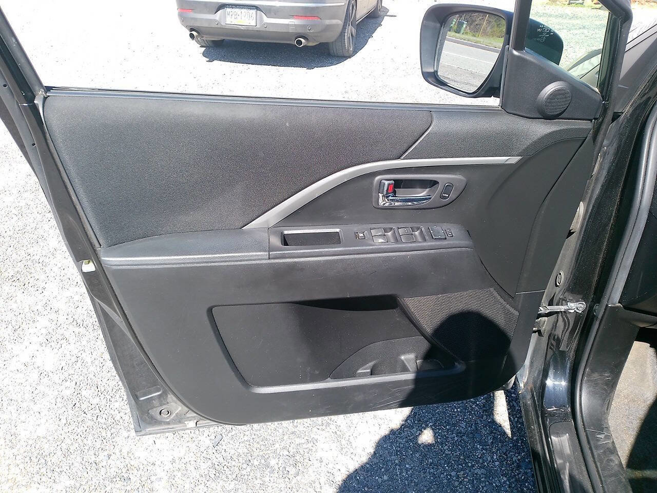 Used 2012 MAZDA MAZDA5 Sport FWD image 25