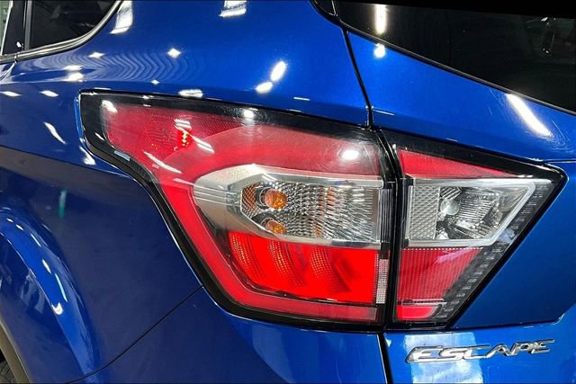 Used 2017 Ford Escape SE w/ Equipment Group 201A FWD image 19