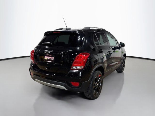 Used 2021 Chevrolet Trax LT w/ Redline Edition AWD/4WD image 7