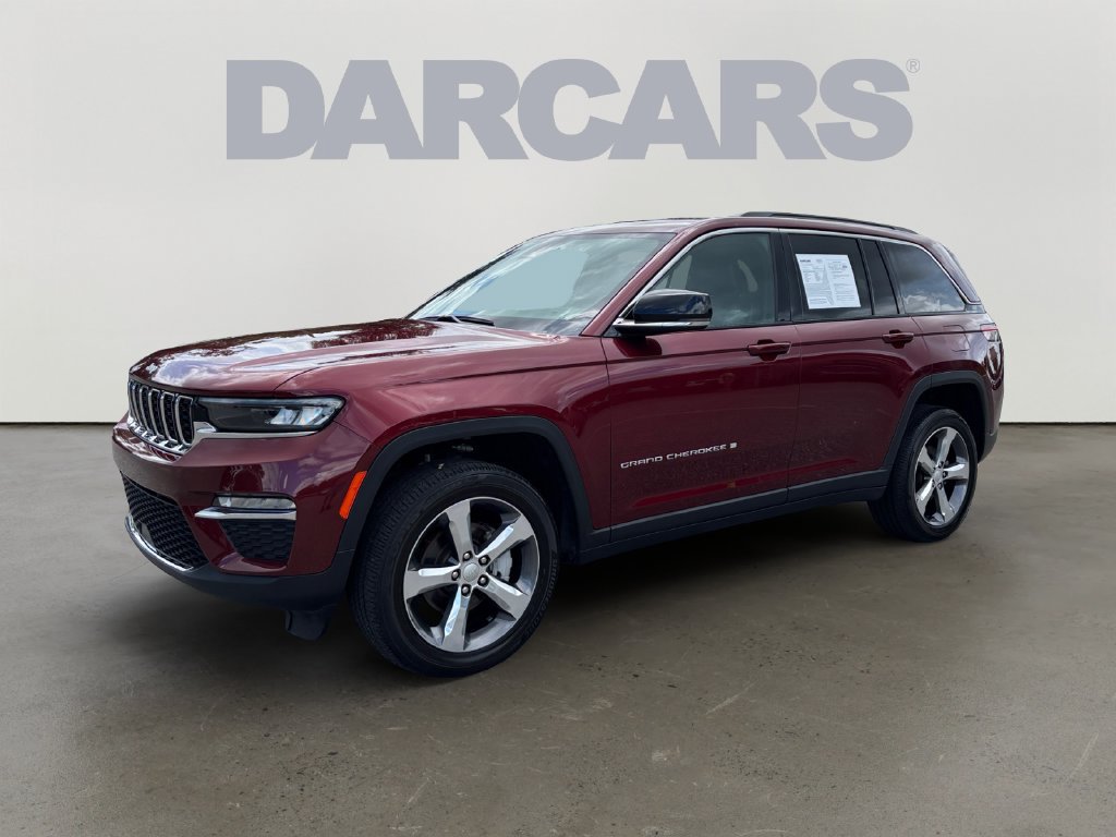 Used 2025 Jeep Grand Cherokee Limited AWD/4WD image 3