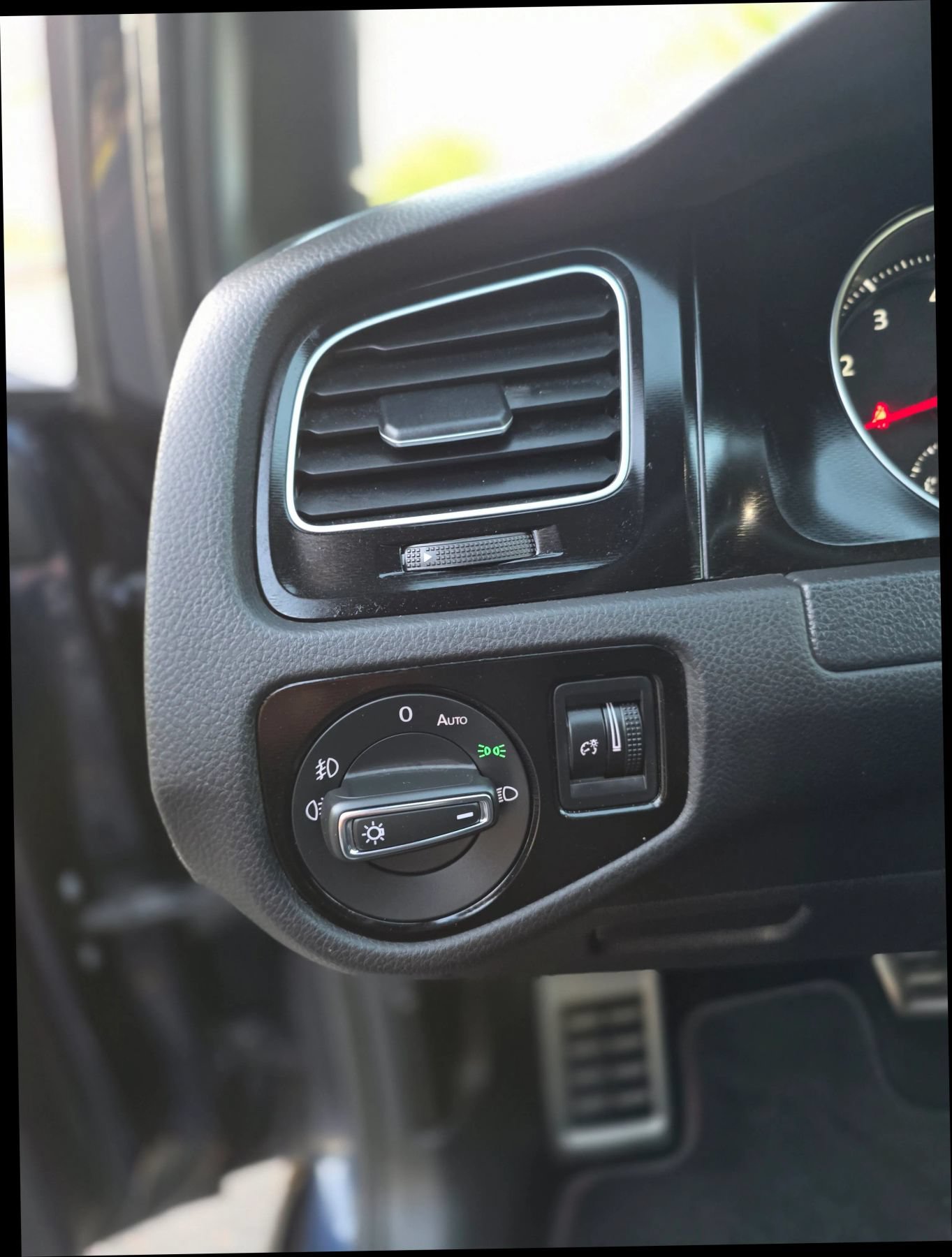 Used 2017 Volkswagen GTI Sport FWD image 23