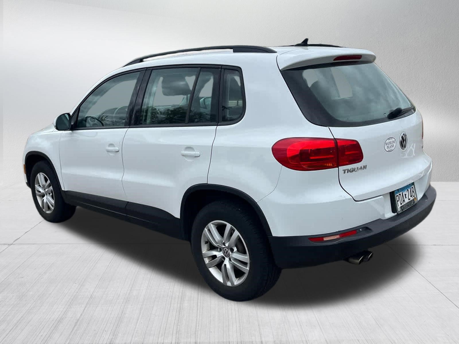 Used 2017 Volkswagen Tiguan S AWD/4WD image 4
