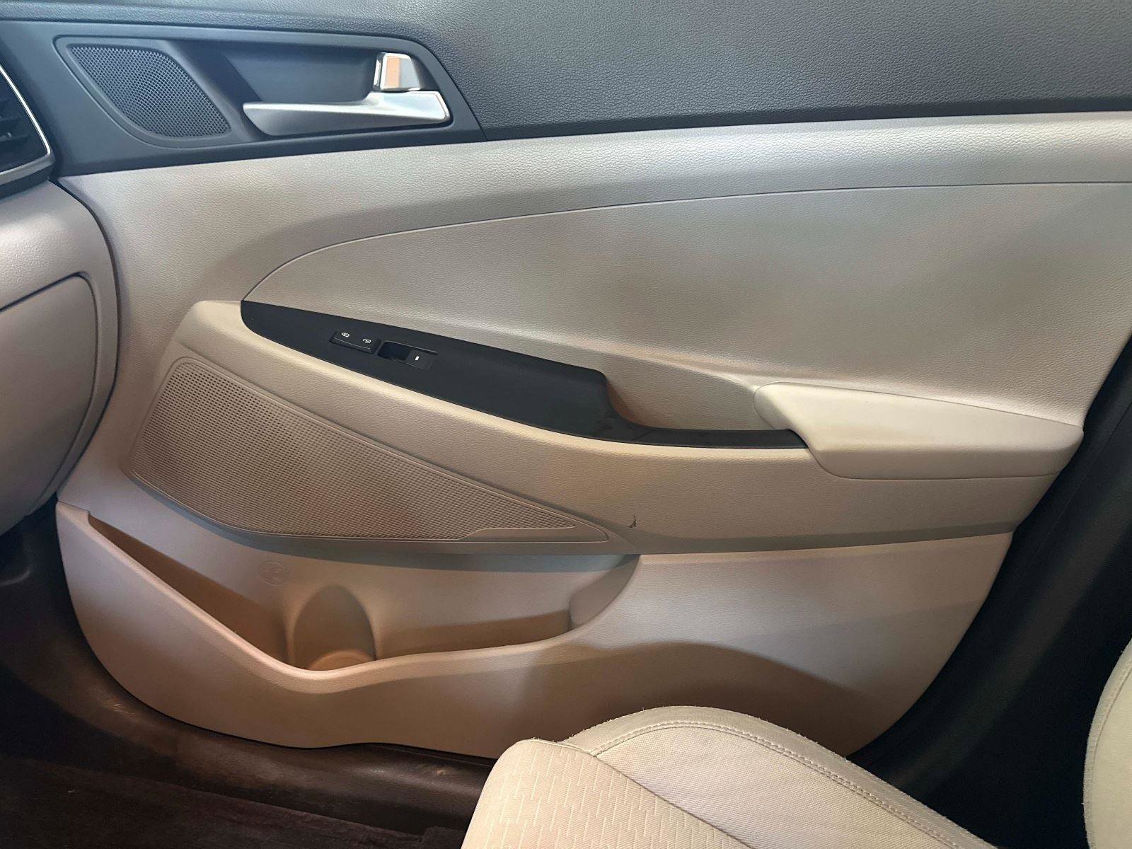 Used 2019 Hyundai Tucson SE image 22