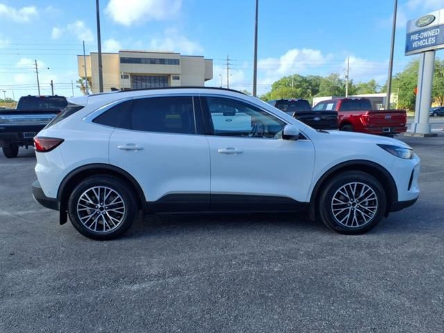Certified 2023 Ford Escape SE w/ PHEV Premium Package image 8