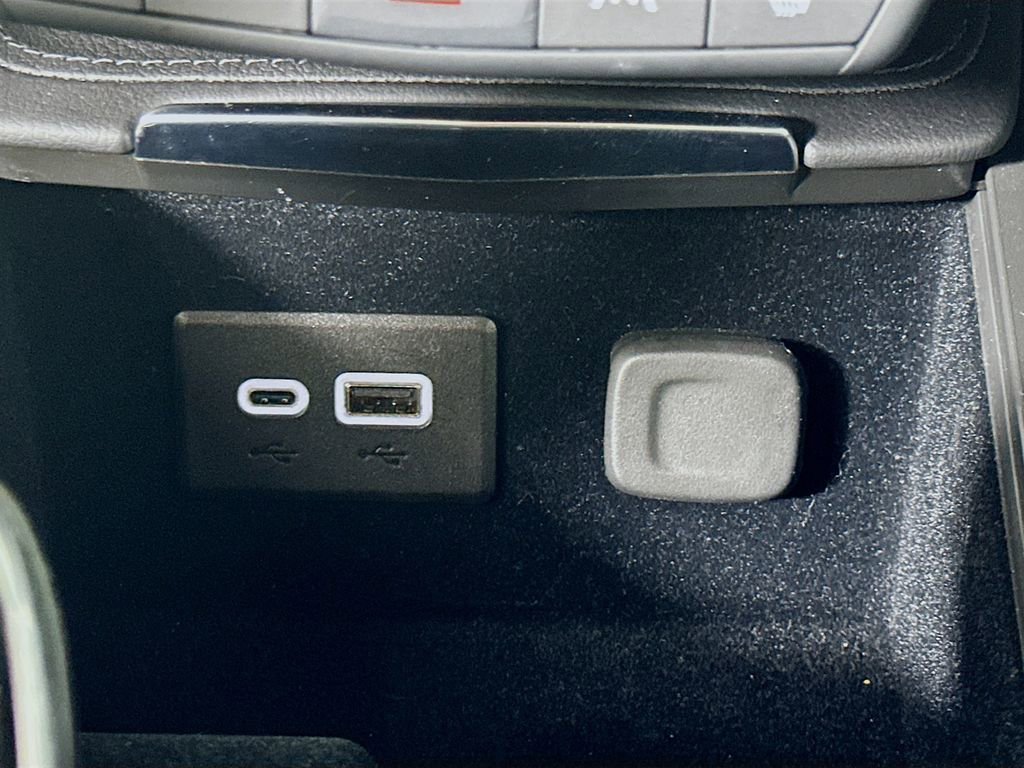 Used 2024 Cadillac XT4 Sport image 34