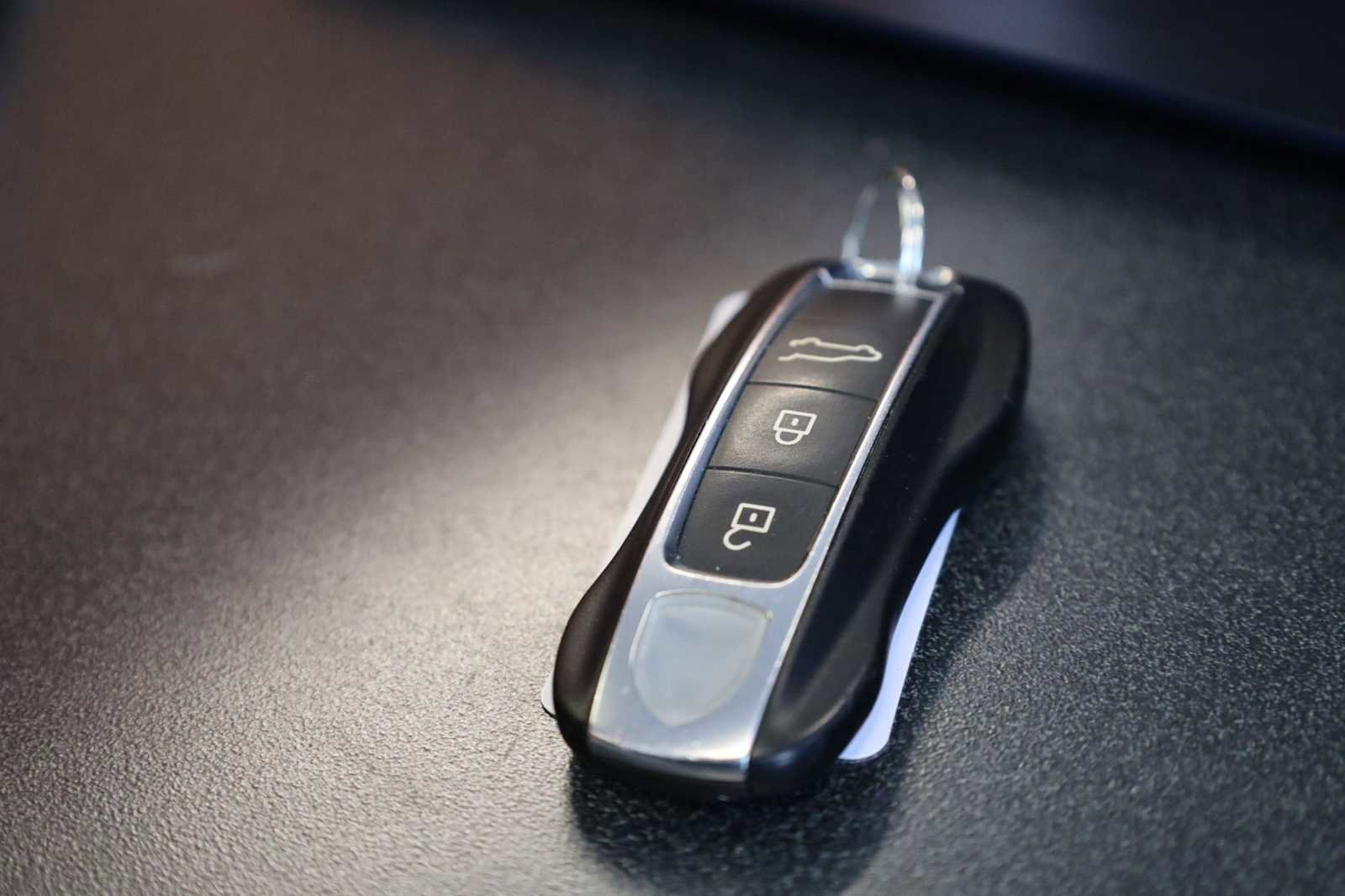 Used 2019 Porsche Cayenne image 43