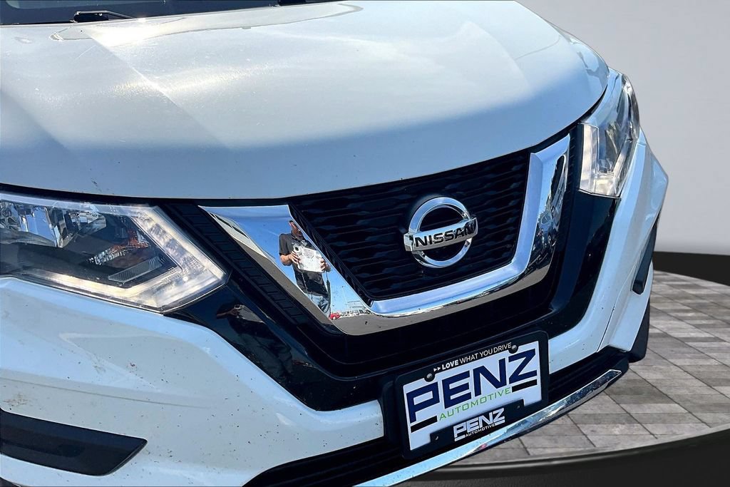 Used 2017 Nissan Rogue S AWD/4WD image 22