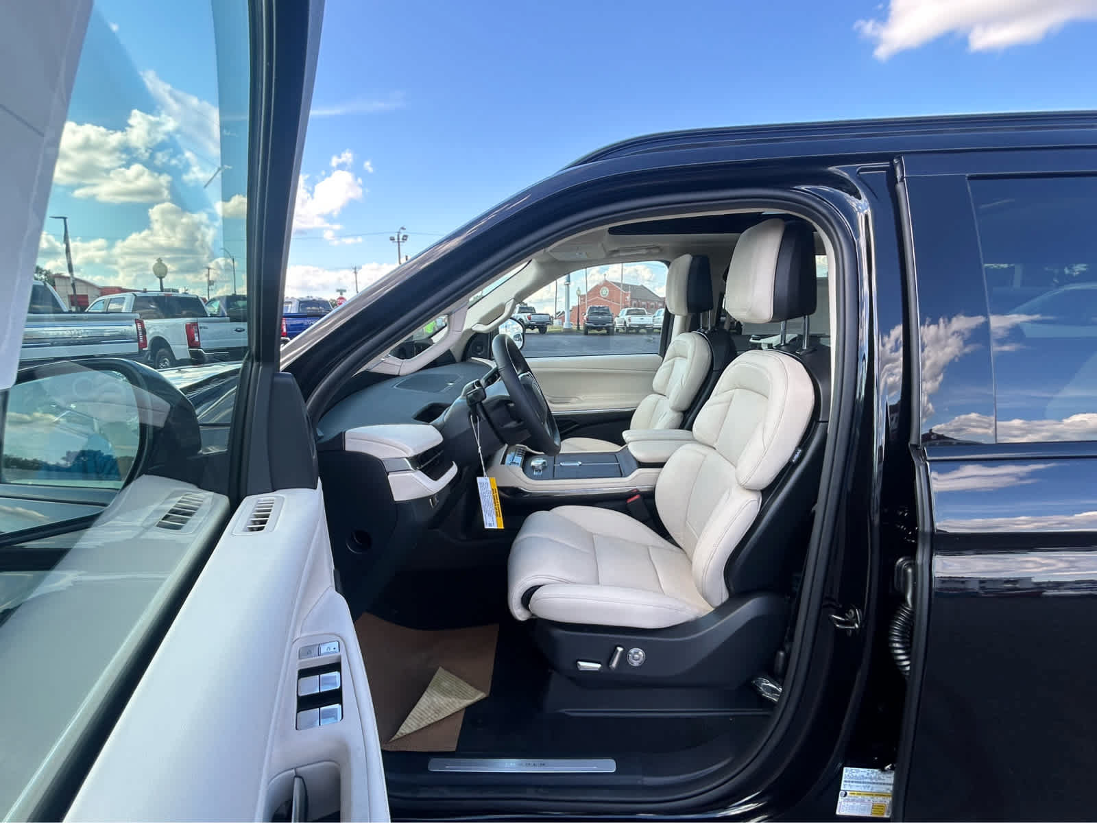 New 2027 Lincoln Navigator L Reserve w/ Jet Appearance Package AWD/4WD image 34