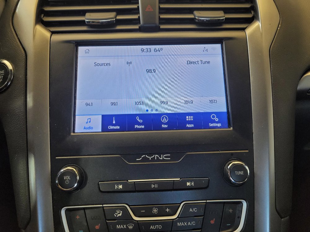Used 2020 Ford Fusion SEL FWD image 25